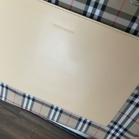 Authenticated Burberry House Check Tote Brown Beige Canvas Fabric Bag - Picture 2 of 8